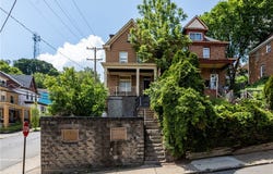 1 Elm Ln, Pittsburgh, PA 15223