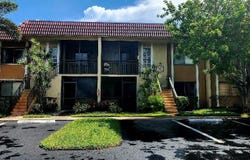 327 Lakeview Dr, Weston, FL 33326
