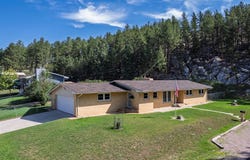 17 Clay Street, Custer, SD 57730