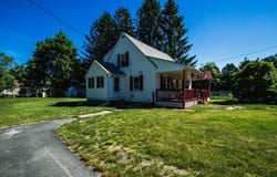 10 Pine St, Templeton, MA 01436