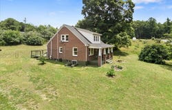 1249 Easy Dr NW, Willis, VA 24380