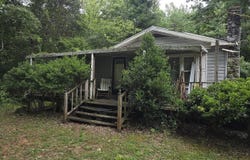 907 Pondfield Rd, Gaffney, SC 29340