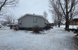 20 6th Ave S, New Rockford, ND 58356
