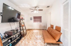 525 E 24th St, Hialeah, FL 33013