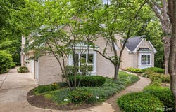 63 Muirfield Circle, Wheaton, IL 60189