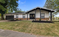 5891 Sir Edward Lane, Florissant, MO 63033