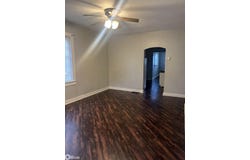 203 S 9th Street, Burlington, IA 52601