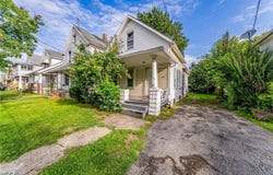 2908 Roanoke Avenue, Cleveland, OH 44109