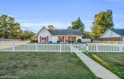15 N Chestnut Drive, Columbus, MS 39705