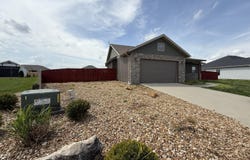 2375 S Sedona Court, Bolivar, MO 65613