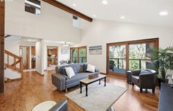 2804 ARLINE Way, Eugene, OR 97403