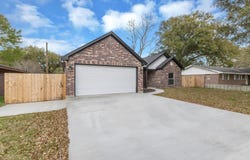 37 W Harding Cir, Orange, TX 77630