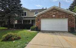 2103 E Seminole Lane, Mount Prospect, IL 60056