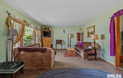 2124 BLACKHAWK Road, Springfield, IL 62702
