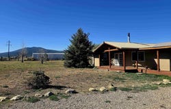 178 Abregadero Rd, Cerro, NM 87519