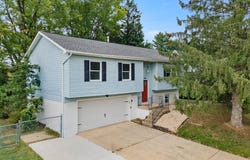 525 EDWARDIAN LN, WAYNESBORO, VA 22980