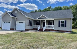 105 Falcon Lane, Chesnee, SC 29323