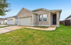 128 Lacey Oak Loop, San Marcos, TX 78666