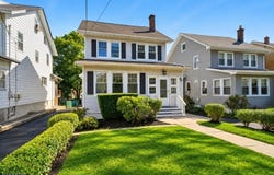 92 Boyden Ave, Maplewood Twp., NJ 07040-1902