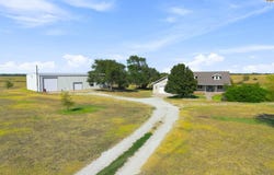 10422 SW 10th Ave, Pratt, KS 67124