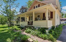 515 3rd Ave, IowaCity, IA 52245-4512