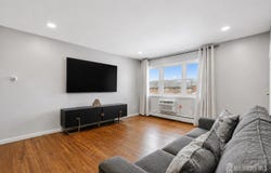 43 Gramercy Gardens, Middlesex, NJ 08846