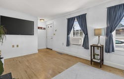 4 Rowells Ct, Amesbury, MA 01913