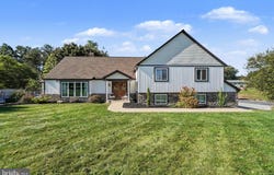 39 MORRIS Road, DUNCANNON, PA 17020