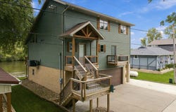 1749-62 Golf Course Boulevard, Independence, IA 50644