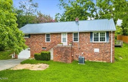 503 S Indiana Ave, LaFollette, TN 37766