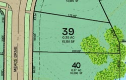 563 Auburn Ridge Rd, Coralville, IA 52241