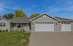 418 Coniston Circle, Sergeant Bluff, IA 51054