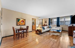 6040 Boulevard E, West New York, NJ 07093