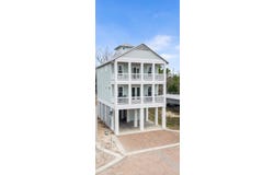 207 Westwind Way, Steinhatchee, FL 32359