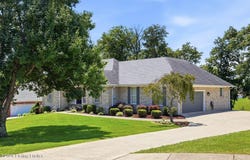 242 Kingswood Ct, Taylorsville, KY 40071