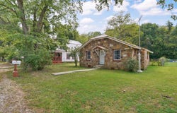105 S Walnut Street, Crane, MO 65633