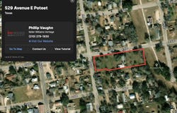 529 Avenue E, Poteet, TX 78065