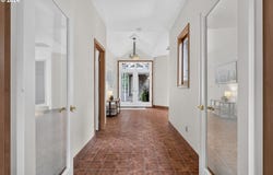 199 PINE VALLEY Rd, LakeOswego, OR 97034