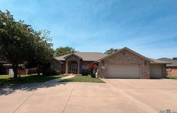 1725 St Andrews Dr, Clovis, NM 88101-2829