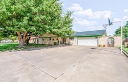 725 BENNETT Drive, Dumas, TX 79029-5305