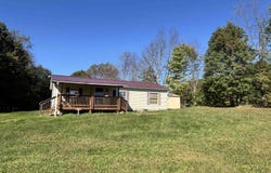 142 Mountain View Lane, Philippi, WV 26416