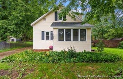 4393 Division Street, Wayland, MI 49348