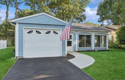 185 Kingston Drive, Ridge, NY 11961