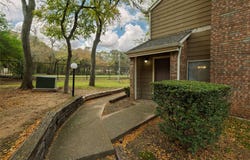 2104 Park Willow Lane, Arlington, TX 76011