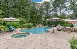 40 Grandview Rd, Chelmsford, MA 01824