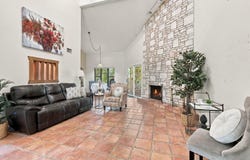 8424 Echo Creek Ln, San Antonio, TX 78240