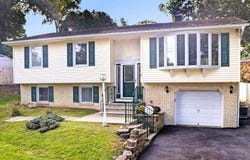 14 Eugene Rd, Hopatcong Boro, NJ 07843-1606