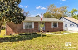 2067 Club House Drive, Lillian, AL 36549
