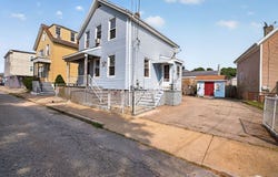 32 Raymond St, Fall River, MA 02723