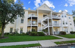 952 Juniper Way, Mahwah, NJ 07430